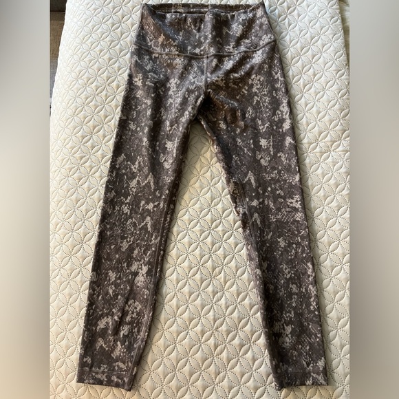 Lululemon wunder train leggings in size 8 - Picture 1 of 3